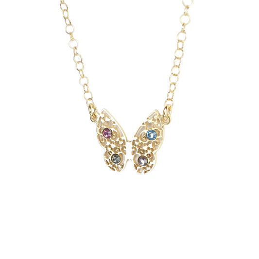 Elegante 925 Silber-Halskette mit vergoldeter Oberfläche und bunt besetztem Schmetterling-Anhänger aus Swarovski Steinen. Verleihen Sie Ihrem Outfit eine frische und farbenfrohe Note mit diesem modischen und langlebigen Schmuckstück.